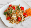 30 30 Gebratene Nudeln mit Gemüse